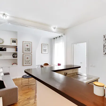 Pick A Flat's In Saint Germain - Rue De Buci Apartment *
