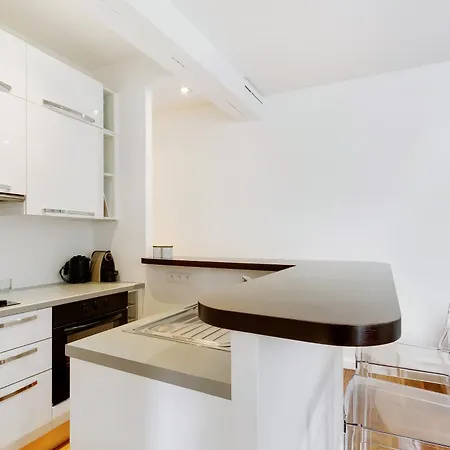 Pick A Flat's In Saint Germain - Rue De Buci *