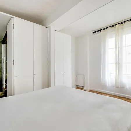 Pick A Flat's In Saint Germain - Rue De Buci
