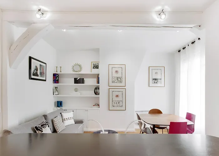 Pick A Flat's In Saint Germain - Rue De Buci