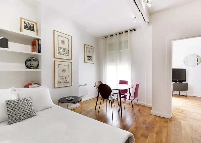 Pick A Flat's In Saint Germain - Rue De Buci Apartment