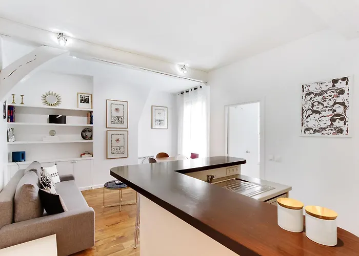 Pick A Flat's In Saint Germain - Rue De Buci Apartment *